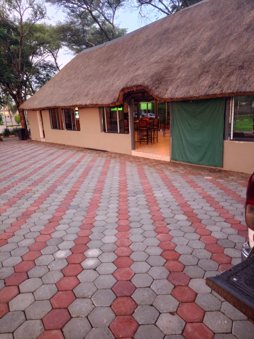 Lounge and Bar at Ellesia Executive Lodge