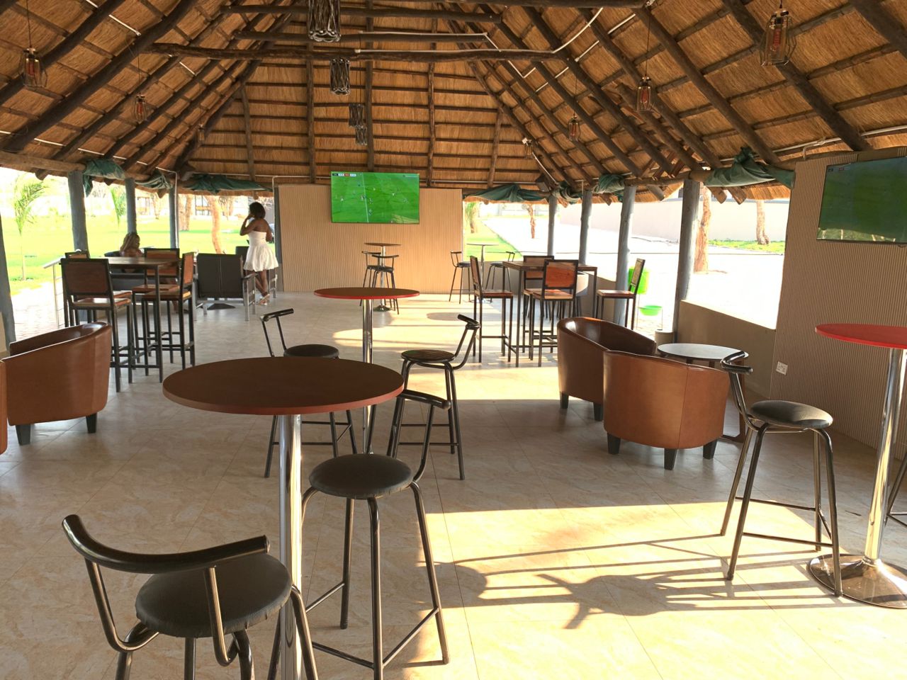 Bar and lounge